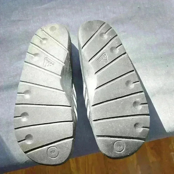 Adidas, black & white slides. Men's size 6 worn 3 times. - Picture 4 of 4